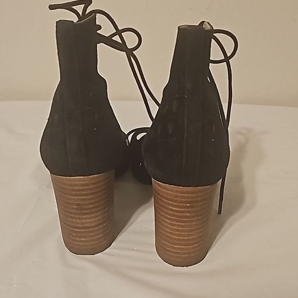 Nine West Black Suede Peep Toe - Picture 3 of 4